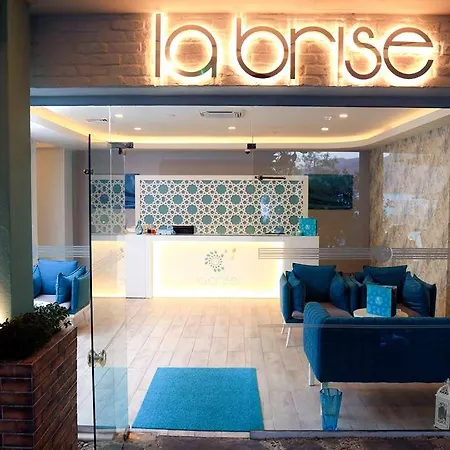 Отель Labranda Mares